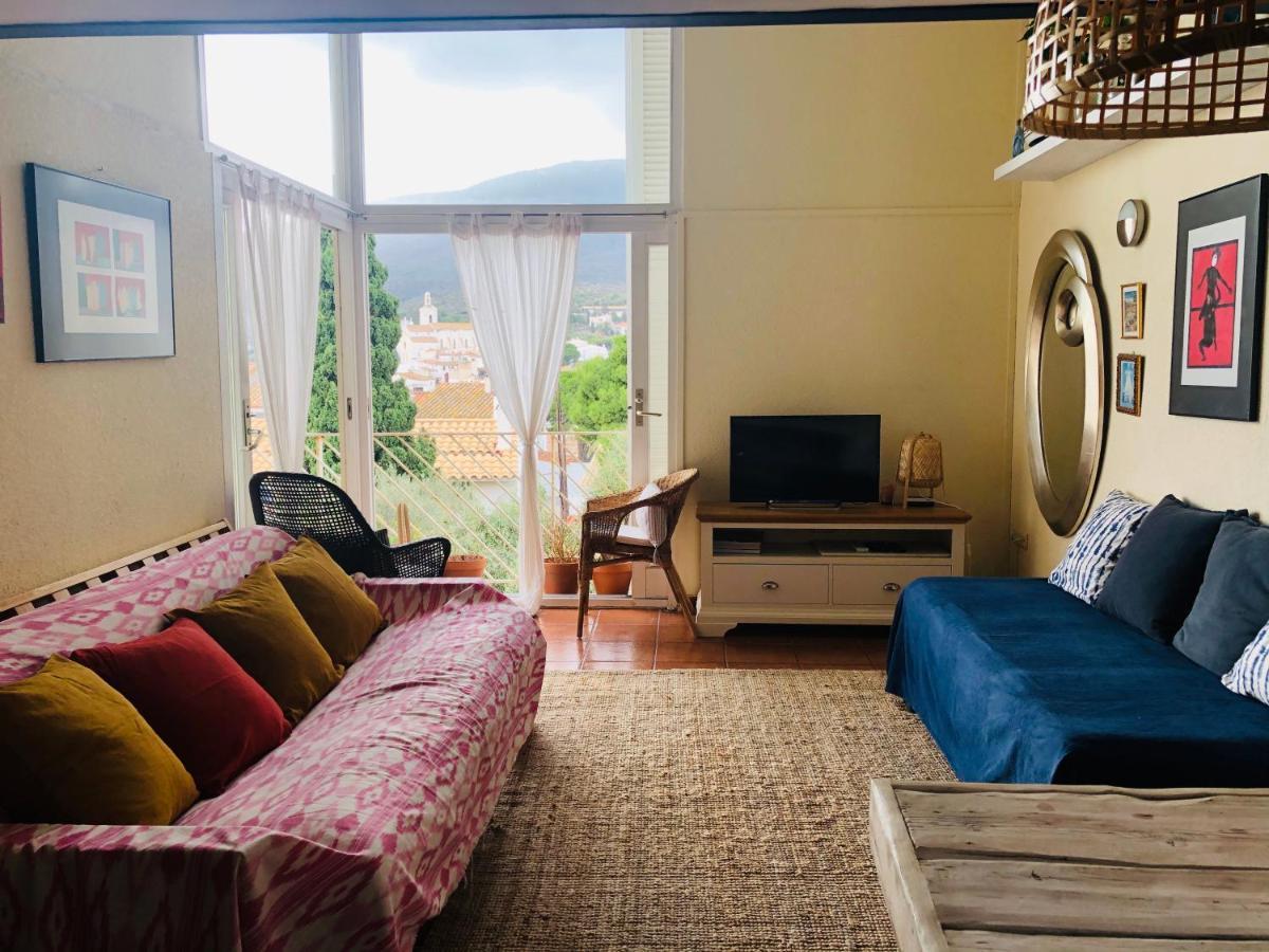 Duplex Deli Apartment Кадакес Екстериор снимка